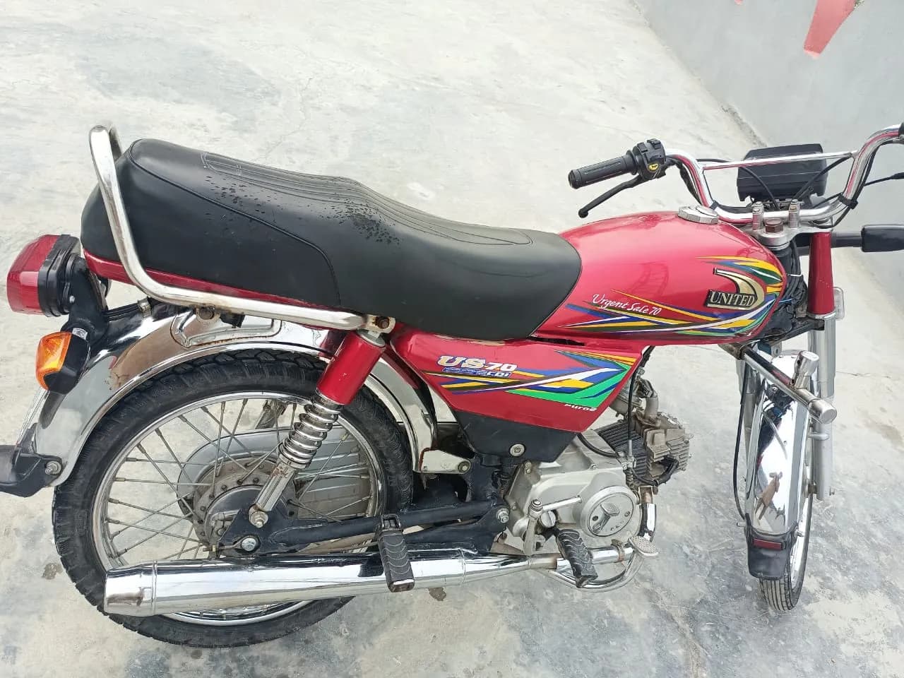 United 70 Red Colour